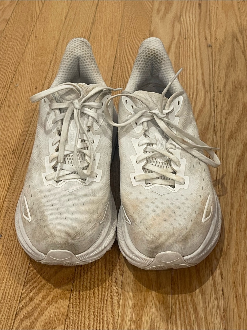 Hoka Women’s Clifton 9 Size 9.5B
